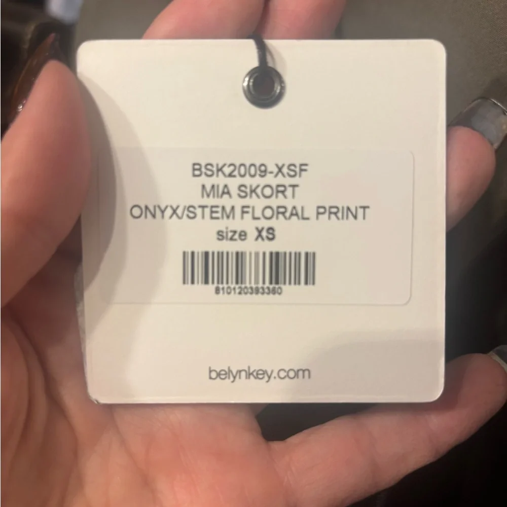 Belyn Key Mia Skort Onyx Floral Print XS Retail $110 - Picture 2 of 5